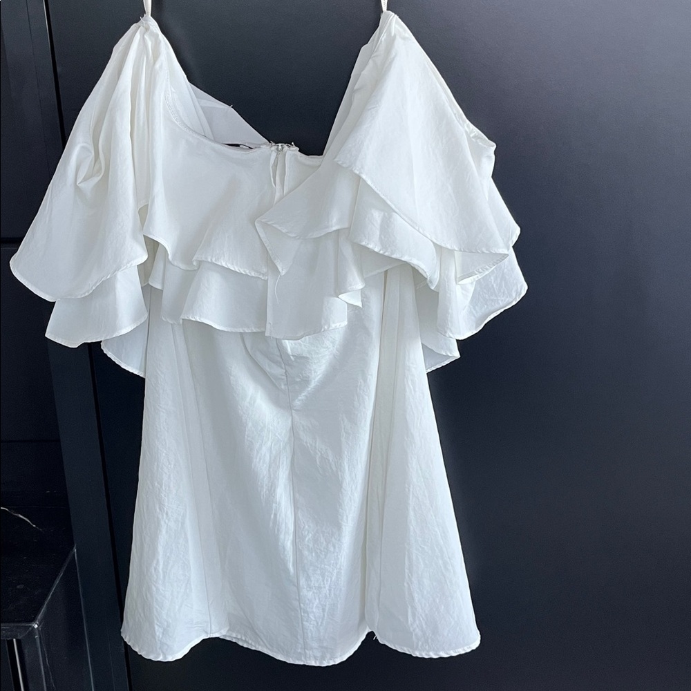 White Off-Shoulder Ruffle Mini Dress – Size M - Picture 4 of 4